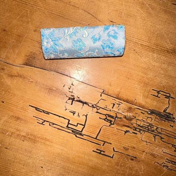 Vintage Lipstick Case - Picture 2 of 3